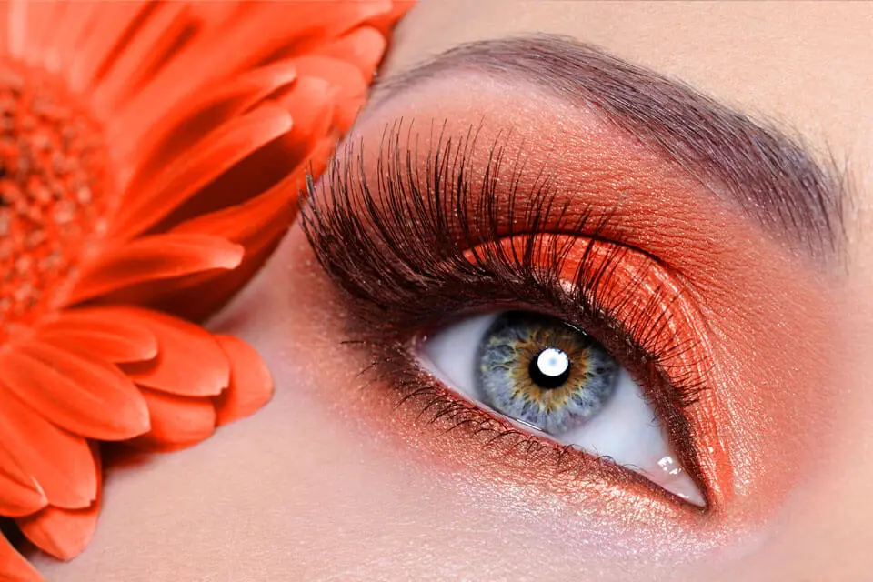 Cómo maquillar los ojos con sombras doradas: 15 ideas para probar