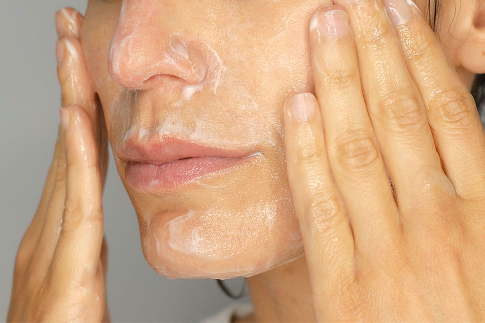 Beneficios de seguir una rutina de limpieza facial