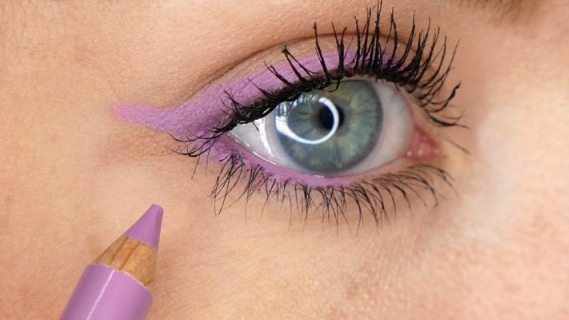 pink eyeliner pencil
